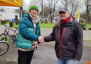 Najlepszy czas przejazdu toru przeszkód - odbiór nagrody rzeczowej za udział w dodatkowej konkurencji (przejazd toru przeszkód na czas).