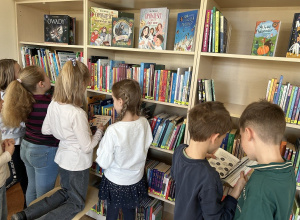 W świecie książek - kl. 2D