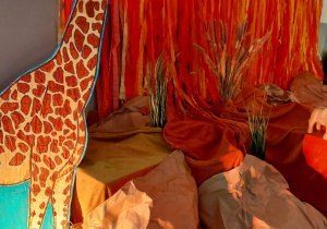 KENIA - dekoracja i żyrafa