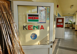 Dekoracja przedstawiająca napis KENIA